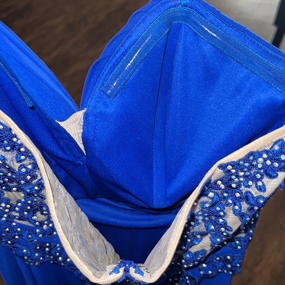 Prom dress - Picture 7 of 7